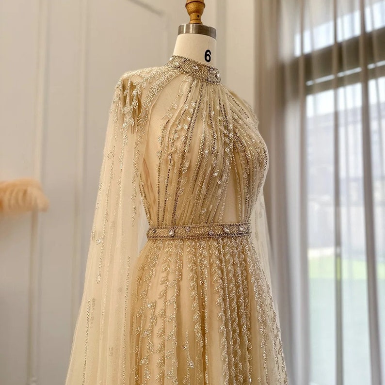 Robe de mariée de style enchantée/ Robe de style elfique/ Robe avec cape/ Robe scintillante/ Robe brillante/ Robe avec col/Robe dos nu image 5