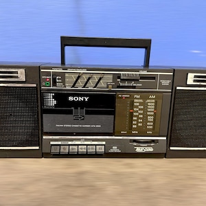 Vintage Sony CFS-3000 TransSound Boombox – FM/AM Stereo Cassette Recorder with Equalizer-Read Description