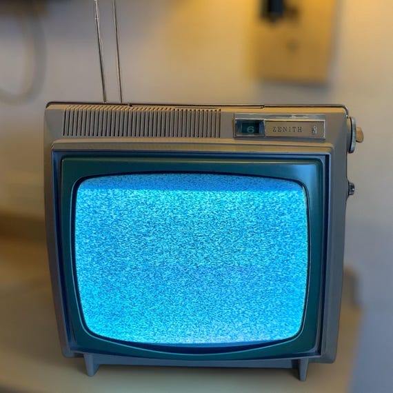 Vintage 1960s Zenith B&W Portable CRT TV Model K1620 Atomic