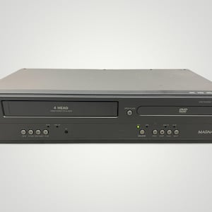 Magnavox DV200MW8 vcr Combo Player – 4-Head Hi-Fi VHS & Progressive Scan DVD – Tested Working Vintage Media Player