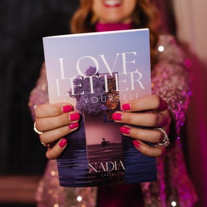 Una carta de amor para ti mismo: acepta el amor propio, sana viejas heridas y reaviva tu luz interior con esta experiencia de escritura guiada