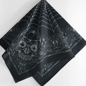 Black Spider Skull Cotton Bandana – Gothic Halloween Headscarf, Spooky Holiday Accessory, Dark Aesthetic Kerchief, Alternative Gift for Her