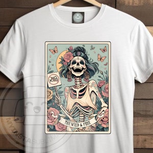 O png selvagem e gratuito, cartão de tarô engraçado PNG, design de sublimação de esqueleto sarcástico, crânio de mãe png | Arquivo PNG de sublimação de atitude,