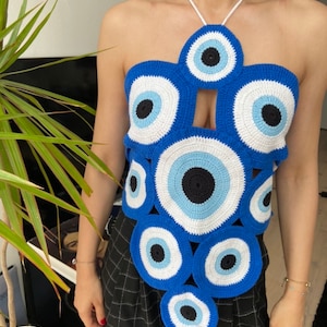 Evil Eye Crochet Top Nazar Granny Square Knit Top Lucky Charm Open Back Top Crocheted Evil Eye Shaped Circles Halter Neck Bustier zdjęcie 4