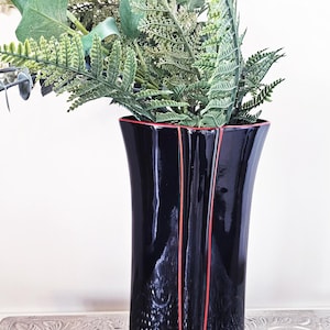 Vintage Japanese Minimalistic Seizan Flower Vase-Art-Deco Revival Vase From Japan-Ceramic Vase in Black and Red-80s Abstract Flower Vase
