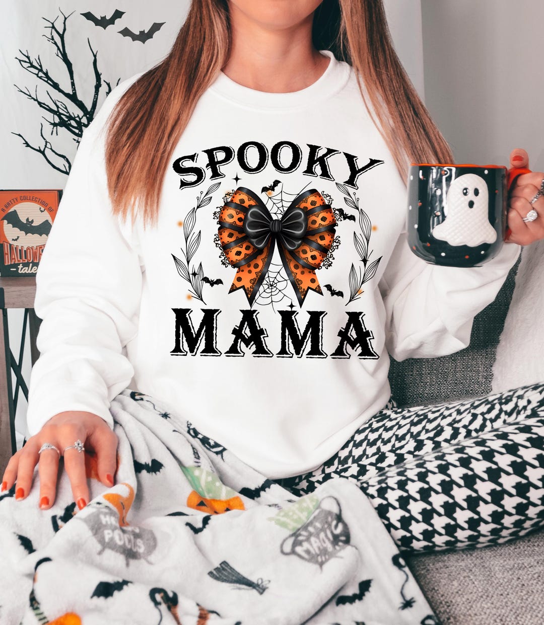 Spooky Mama Halloween Women's Sweatshirt main image 0