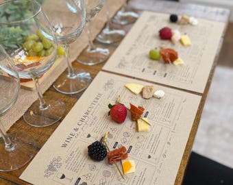 Afdrukbare placemat voor wijn en vleeswaren | Etentje, meidenavond, vrijgezellenfeest, feestspel!