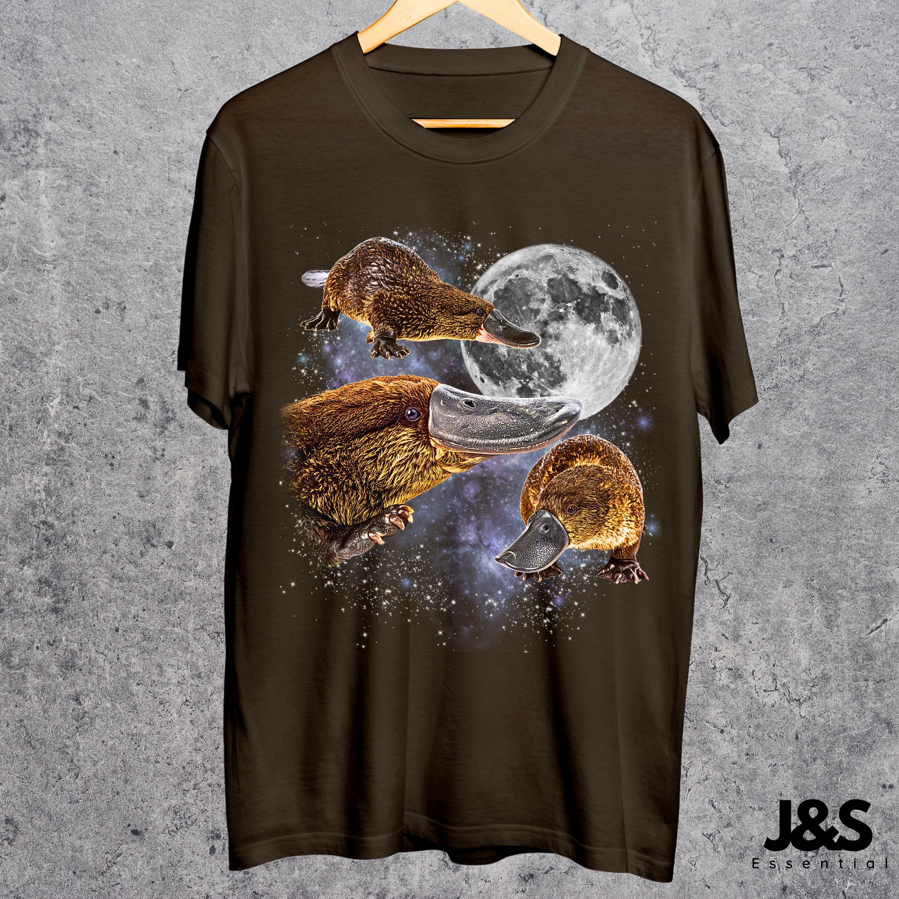 3匹のカモノハシのレトロムーンTシャツ、面白い奇妙な動物の