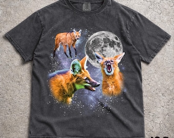 Three Maned Wolf Retro Graphic T-Shirt, Vintage Wolf Moon Shirt, Oversized Animal Tee, Funny Nature Top, Wildlife Gift for Him Her