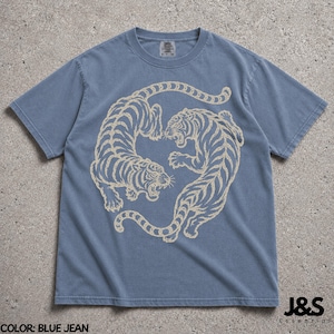 ヴィンテージタイガーシャツ、日本のタイガーTシャツ、赤いタイガーグラフィックTシャツ、レトロタトゥースタイルシャツ、ミニマリストストリートウェアTシャツ Blue Jean