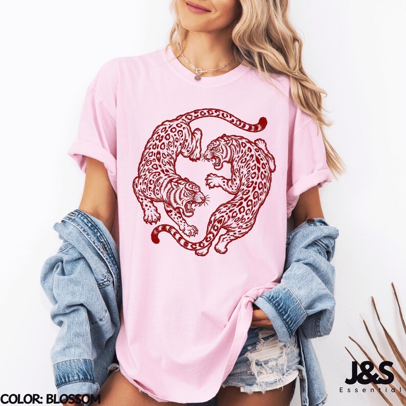 Vintage Snow Leopard Shirt, Japanese Snow Leopard Tee, Red Wild Cat Graphic Tee, Retro Tattoo Style Shirt, Minimalist Streetwear Tshirt Blossom