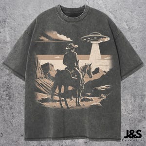 Ufo Western Shirt, Retro T-Shirt, Vintage Cowboy TShirt, Rodeo T Shirt, Wild West Shirt, Western Oversized Tee, Ufo Cowboy Oversized Shirt