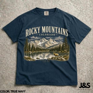 Vintage Rocky Mountains Colorado Shirt, Retro 90er Jahre Outdoor Erbe Grafik-T-Shirt, künstlerisches Elk-Natur-Top, Comfort Colors® Wandergeschenk True Navy