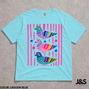 Camiseta de paloma colorida, camiseta con estampado de pájaro adorable, camiseta estilo cottagecore original, regalo divertido para amantes de las palomas, camiseta colorida con arte animal para mujer Lagoon Blue