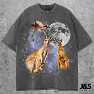 Three Kangaroo Retro Graphic Tshirt, Vintage Aussie Wildlife Moon Shirt, Oversized Animal Tee, Funny Outback Top, Gift for Him Her