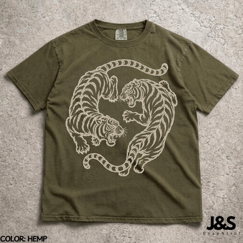 ヴィンテージタイガーシャツ、日本のタイガーTシャツ、赤いタイガーグラフィックTシャツ、レトロタトゥースタイルシャツ、ミニマリストストリートウェアTシャツ Hemp