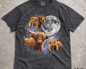 Three Highland Cows Retro Graphic T-shirts, Vintage Highland Cow Moon Tshirt, Cow Shirt, Funny Tee, Oversized Highland Cow Shirt, Cow Tee