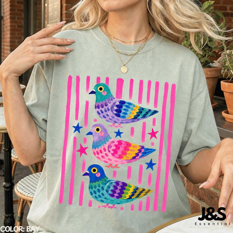 Camiseta de paloma colorida, camiseta con estampado de pájaro adorable, camiseta estilo cottagecore original, regalo divertido para amantes de las palomas, camiseta colorida con arte animal para mujer Bay