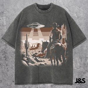 Ufo Western Shirt, Retro T-Shirt, Vintage Cowboy TShirt, Rodeo T Shirt, Wild West Shirt, Western Oversized Tee, Ufo Cowboy Oversized Shirt