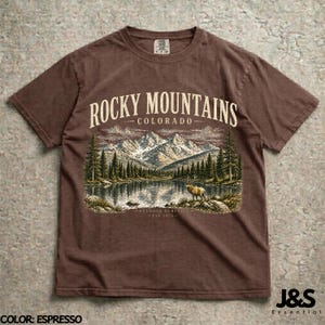 Vintage Rocky Mountains Colorado Shirt, Retro 90er Jahre Outdoor Erbe Grafik-T-Shirt, künstlerisches Elk-Natur-Top, Comfort Colors® Wandergeschenk Espresso