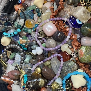 Witches crystal confetti