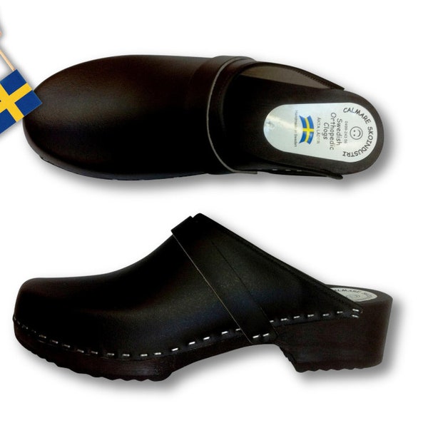 Schwedische klassische schwarze Clogs, handgefertigt in Schweden, Svenska trätofflor, svarta, handgjorda, Handarbeit