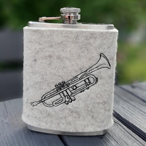 Hip flask trumpet customizable / musician gift / gift for trumpet player