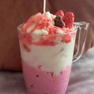 Strawberry Milkshake Candle - (250 gr)