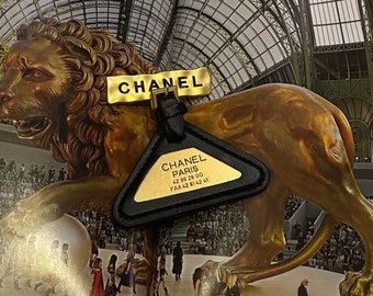 Original Vintage Chanel luggage tag gold brooch pin 1990s