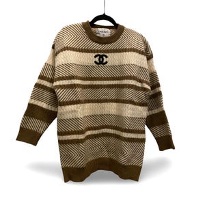 Authentic Coco Chanel vintage 1990s round neck beige sweater