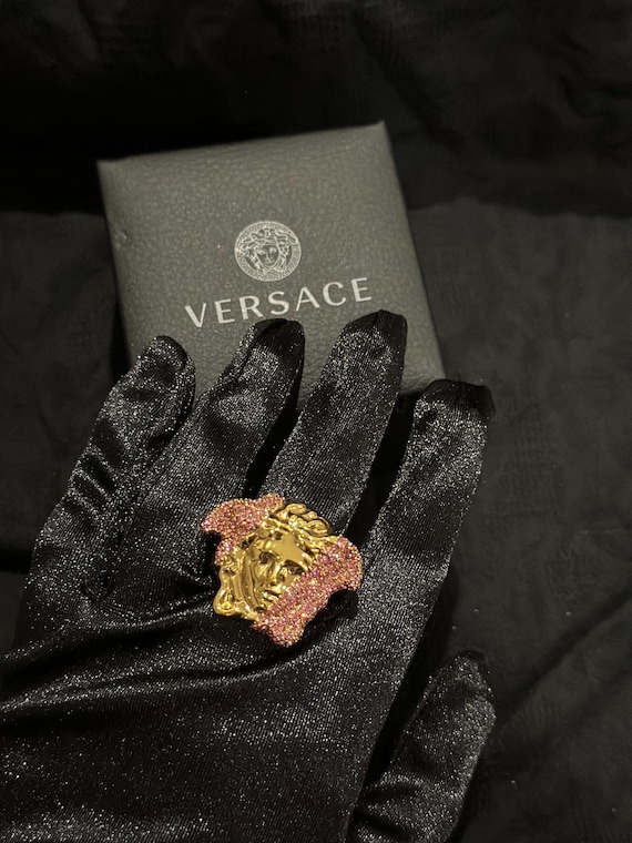 VERSACE ゴールド メドューサ ピンキーリング VERSACE- NWT Gold Rhinestone Orb Cocktail Ring, Size 7