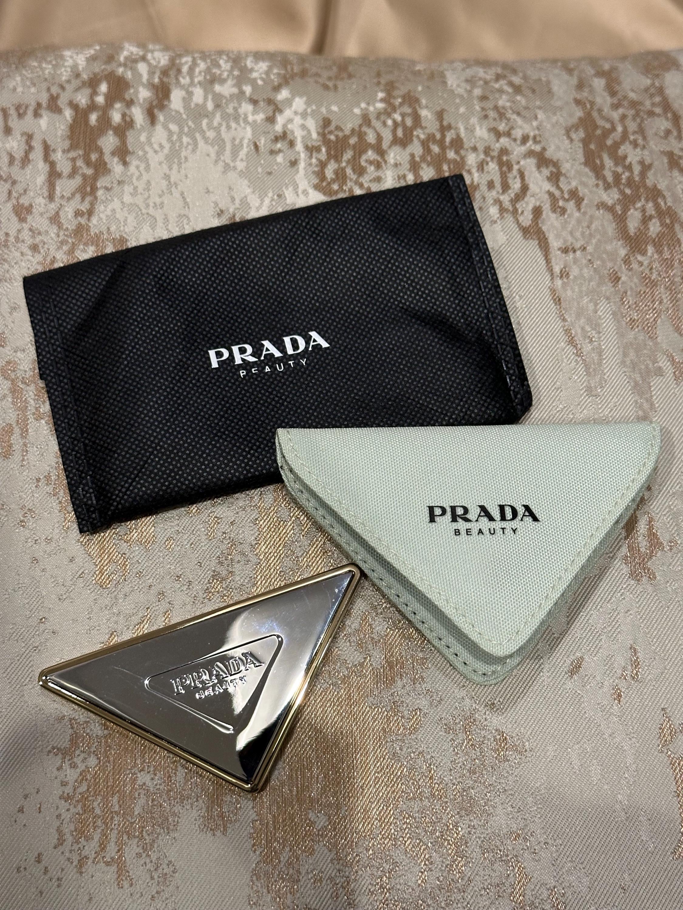 PRADA プローチ 楽天市場】プラダ ピンブローチ/ピンバッジ 3点セット PRADA