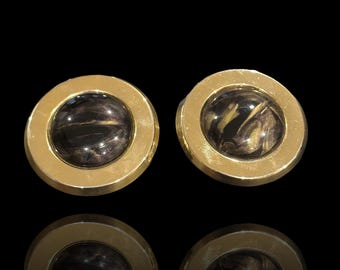 Pendientes vintage XXL de piedra con tachuelas chapadas en oro.