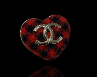 Authentic Chanel 2000s heart shaped wool material chunky red black gold brooch