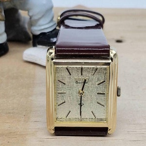 Vintage Rado quartz...18K gold plated...Lady tank watch