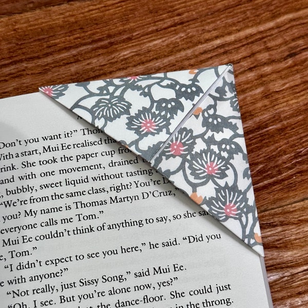 Corner Bookmark (Set of 4) from Origami Paper, Perfect Gift for any book lover