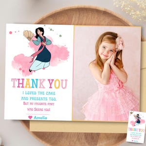 Tarjeta de agradecimiento con foto de Mulan para imprimir. Regalo de devolución con temática de Mulan para invitados. Tarjeta de cumpleaños de princesa Mulan para niñas. Bolsa de regalo de Mulan para imprimir por ti mismo.