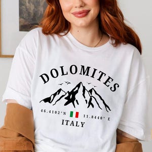 Dolomites T Shirt Italy Travel Shirt | Alpine Mountain Crewneck Pullover | Italian Alps Tee | Cortina Italiana Trentino Top Gift