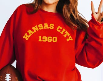 Sudadera de fútbol americano de Kansas City, cuello redondo para el día del partido de los KC Chiefs, ropa para el portón trasero de fútbol americano de KC, camiseta roja y amarilla para el día del partido, regalo para fanáticos del fútbol americano