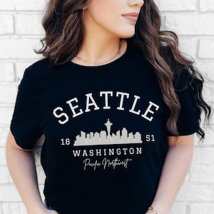 Vintage Seattle Skyline Shirt | Iconic Seattle Space Needle Crewneck | Pacific Northwest Travel Shirt | Seattle Souvenir | Washington Shirt
