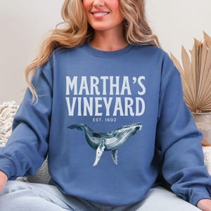 Marthas Vineyard Crewneck Sweatshirt | Cape Cod Pullover Jumper | Coastal Town Souvenir, New England Beach Getaway, Coastal Town Sweatshirt