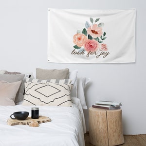 Floral Fabric Flag - Blooming Elegance for Your Space