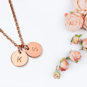 Collar con inicial personalizado para ella, joyería personalizada, collar con nombre bañado en oro, regalo para ella, regalo para mamá, regalo para el día de la madre