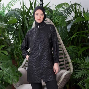Modern Striped Modest Swimwear Set – Long Sleeve Tunic & Leggings, Water-Resistant, Full Coverage, Lightweight Comfort
