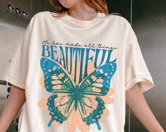 Él hizo todas las cosas hermosas. Camiseta estilo boho cristiano con mariposas y colores que brindan comodidad. Camiseta vintage inspirada en la fe. Ropa cristiana para mujer. Regalo.