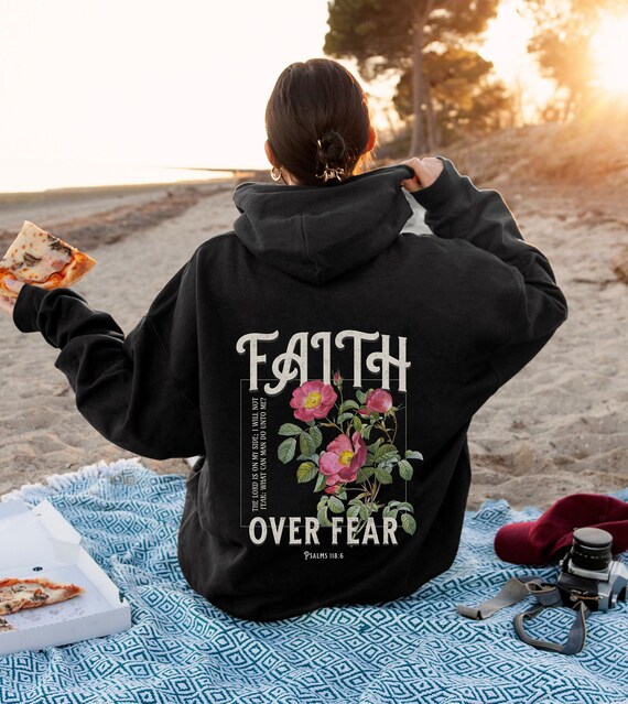 Damen Sweatshirt Faith Over Fear – Mit Bibelvers Psalm 34, Christliches Statement, Bequemer Alltagspullover