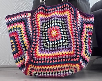 Colorful Extra Large Crochet Granny Square Shoulder Bag with Leather shoulder straps, for the Beach or as a Chic Market Bag in Retro Style