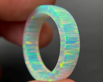 Anillo de ópalo blanco sólido Bello, banda fina de ópalo blanco, anillo de ópalo AAA++, anillo de ópalo moderno urbano con acabado obsidiana, anillos de boda, regalo