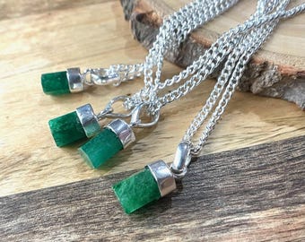 Halsband med naturlig smaragdpolering, 925 sterlingsilver, hänge med grön smaragdpolering, maj-födelsesten, present till henne, smycken för kvinnor