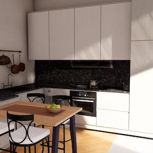 K&ouml;nnte beinhalten: Eine moderne K&uuml;che mit wei&szlig;en Schr&auml;nken, einer schwarzen Arbeitsplatte und einem Esstisch aus Holz. Die K&uuml;che verf&uuml;gt &uuml;ber einen Einbaubackofen, ein Kochfeld und ein Edelstahlbecken. Ein Holzregal zeigt B&uuml;cher und Dekorationsartikel.